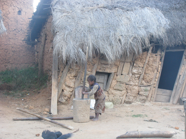 φτώχεια, χρειάζονται την βοήθεια μας.JPG